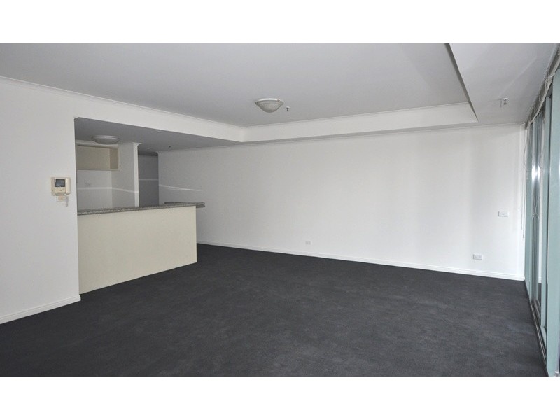 REF 061805/83 Queensbridge Street, Southbank VIC 3006