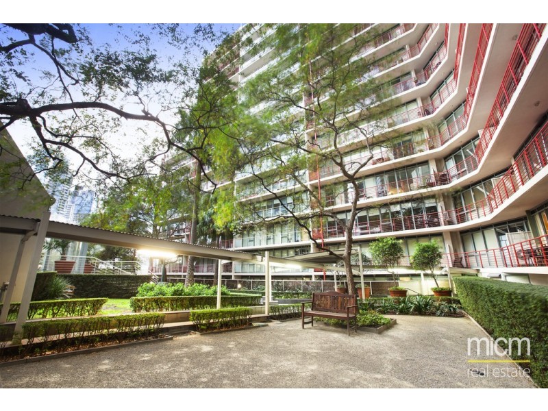 REF 061805/83 Queensbridge Street, Southbank VIC 3006