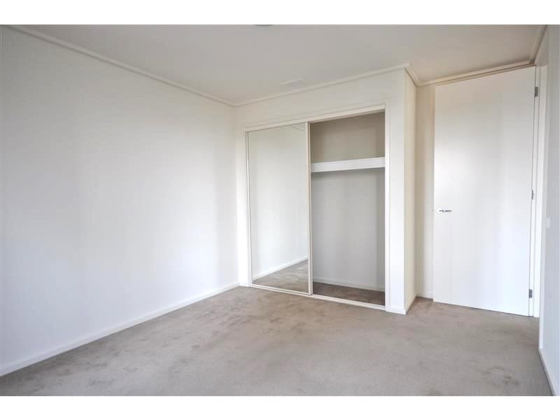 REF 061805/163 City Road, Southbank VIC 3006