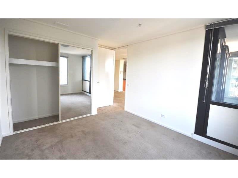 REF 061805/163 City Road, Southbank VIC 3006