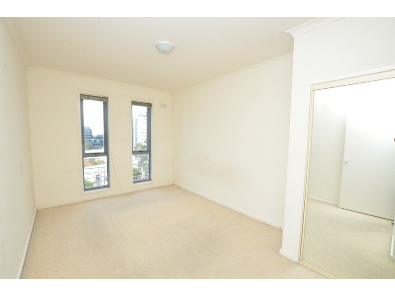 REF 061807/102 Wells Street, Southbank VIC 3006