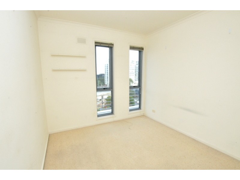 REF 061807/102 Wells Street, Southbank VIC 3006