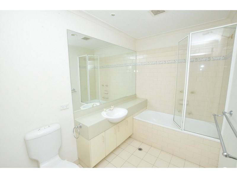 REF 061807/102 Wells Street, Southbank VIC 3006
