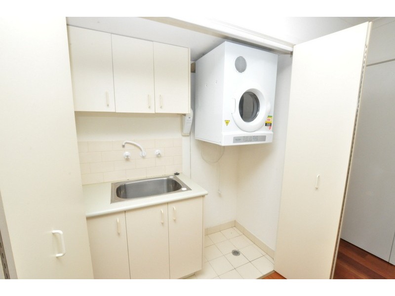 REF 061807/102 Wells Street, Southbank VIC 3006