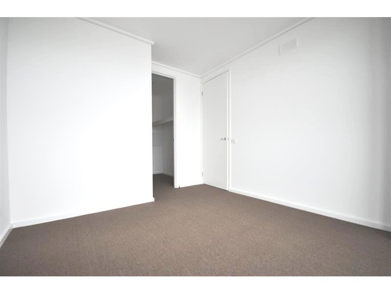 REF 061981/99 Whiteman Street, Southbank VIC 3006