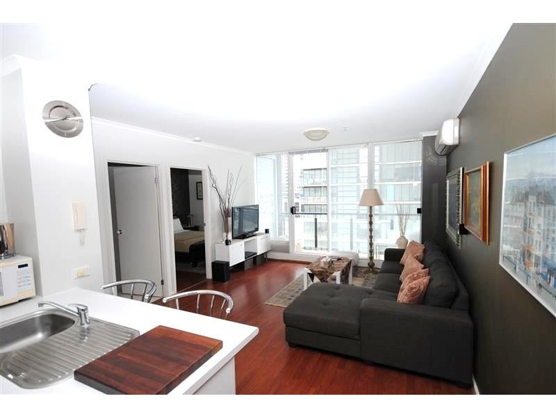 REF 062102/79 Whiteman Street, Southbank VIC 3006