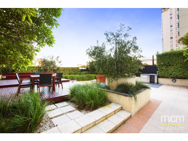 REF 062102/79 Whiteman Street, Southbank VIC 3006