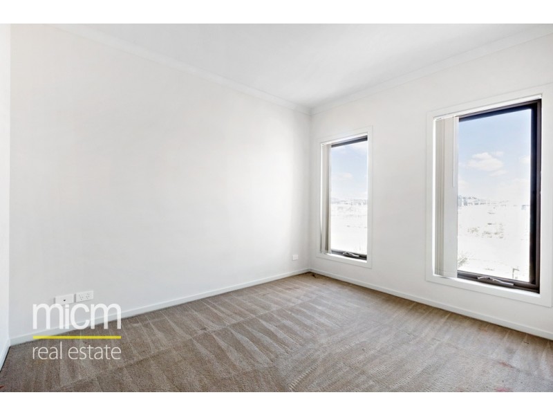 17 Bondi Parade, Point Cook VIC 3030