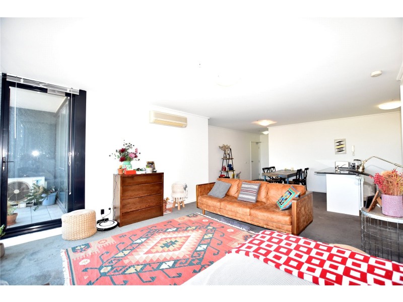 REF 062176/99 Whiteman Street, Southbank VIC 3006