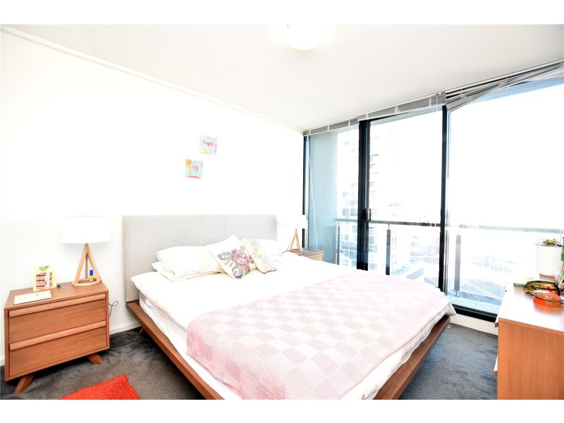 REF 062176/99 Whiteman Street, Southbank VIC 3006