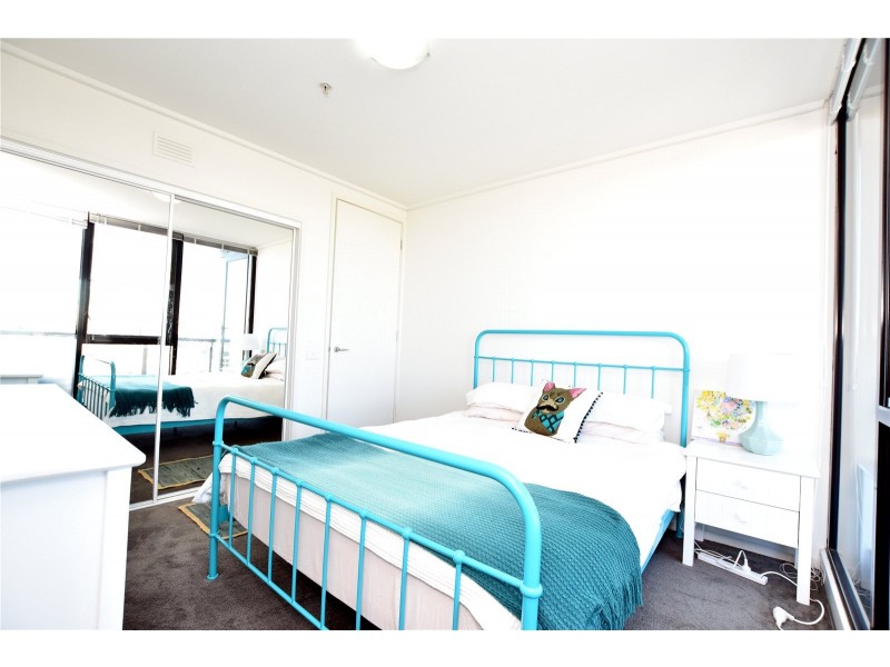 REF 062176/99 Whiteman Street, Southbank VIC 3006