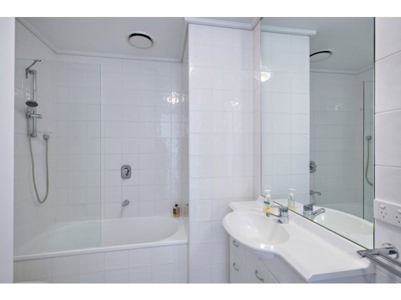 REF 062176/99 Whiteman Street, Southbank VIC 3006