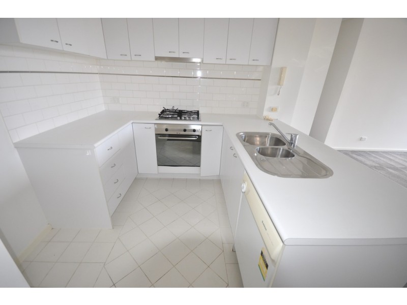 REF 062110/28 Bank Street, South Melbourne VIC 3205