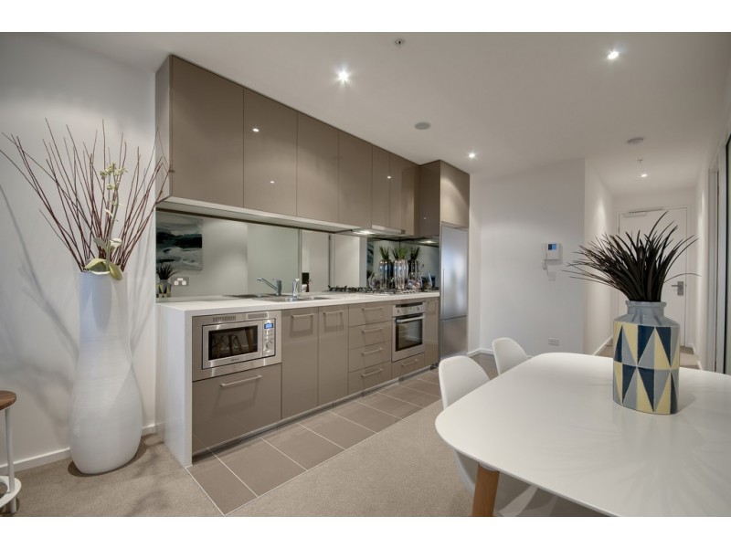 REF 062506/118 Kavanagh Street, Southbank VIC 3006