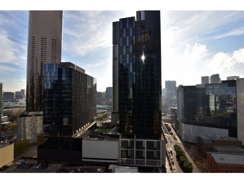 2203/70 Southbank Boulevard, Southbank VIC 3006