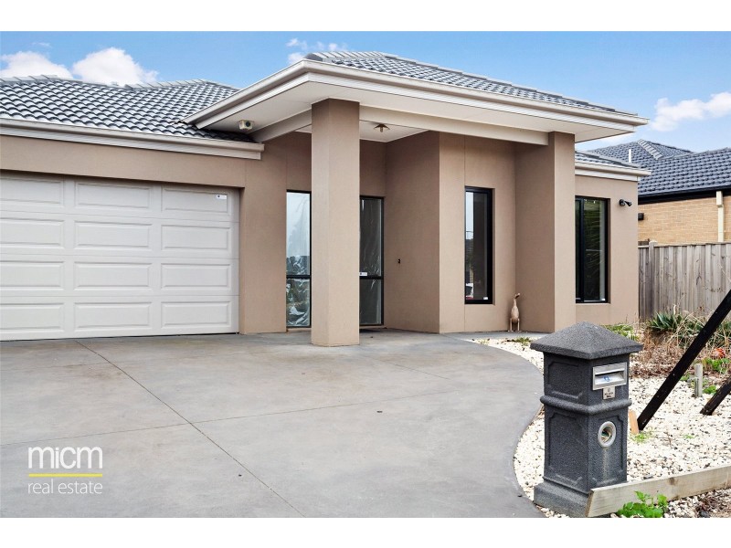 12 Grebe Way, Williams Landing VIC 3027
