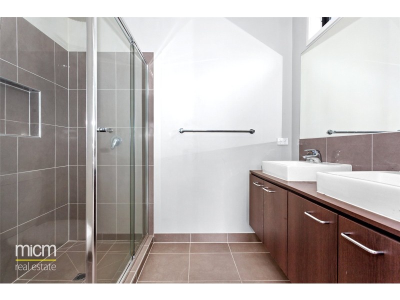 12 Grebe Way, Williams Landing VIC 3027