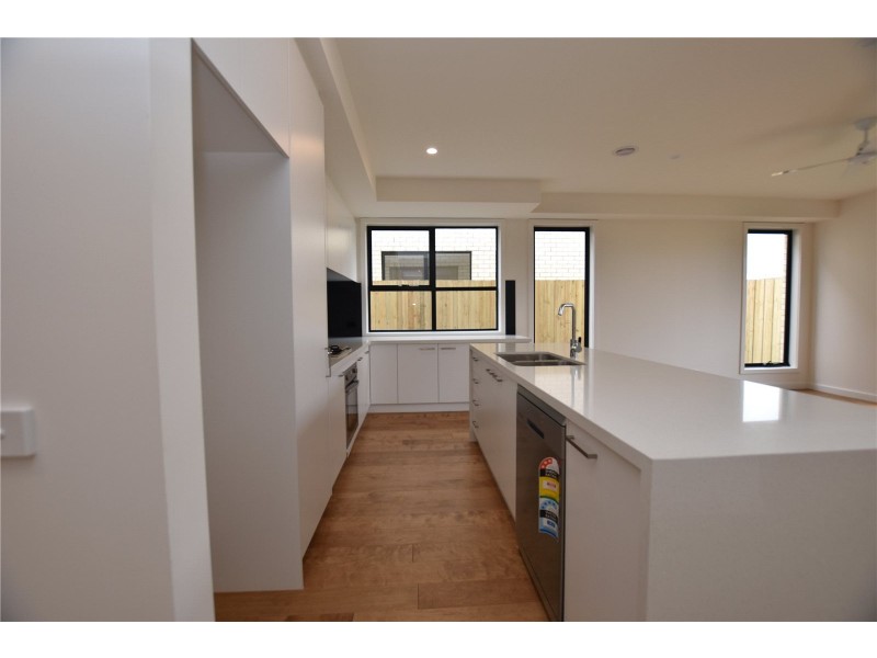 11 Poa Court, Keysborough VIC 3173