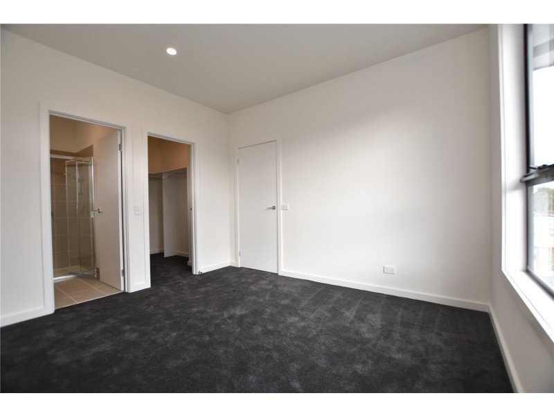 11 Poa Court, Keysborough VIC 3173