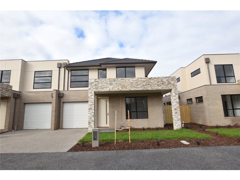 9 Grassland Loop, Keysborough VIC 3173