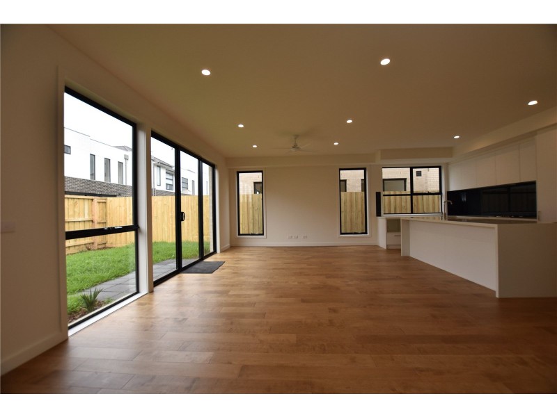 9 Grassland Loop, Keysborough VIC 3173