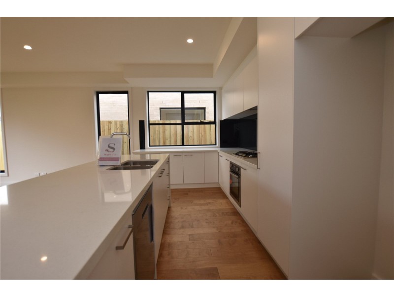 9 Grassland Loop, Keysborough VIC 3173