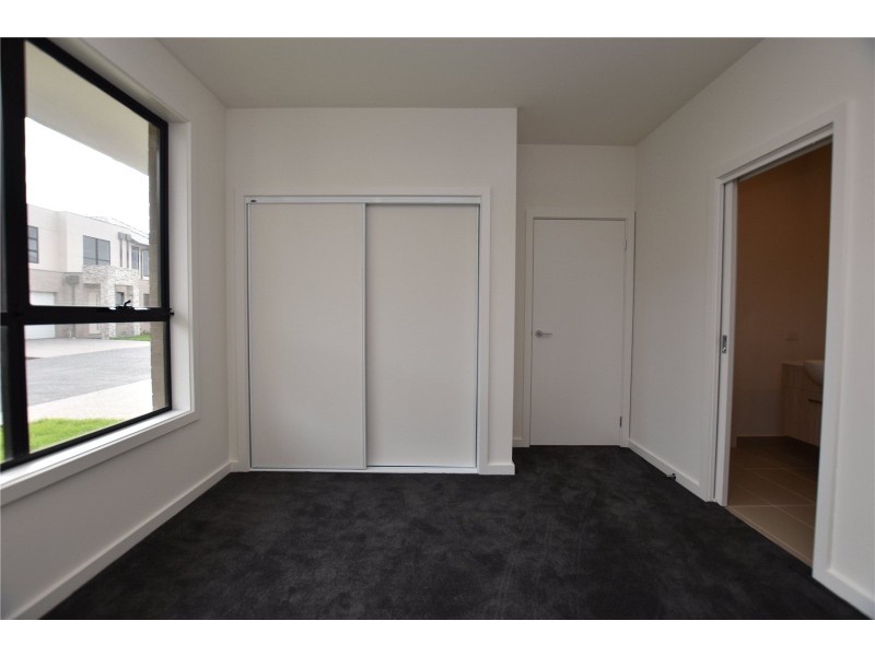 9 Grassland Loop, Keysborough VIC 3173