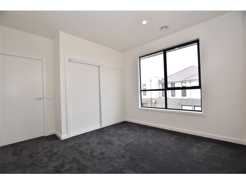 9 Grassland Loop, Keysborough VIC 3173