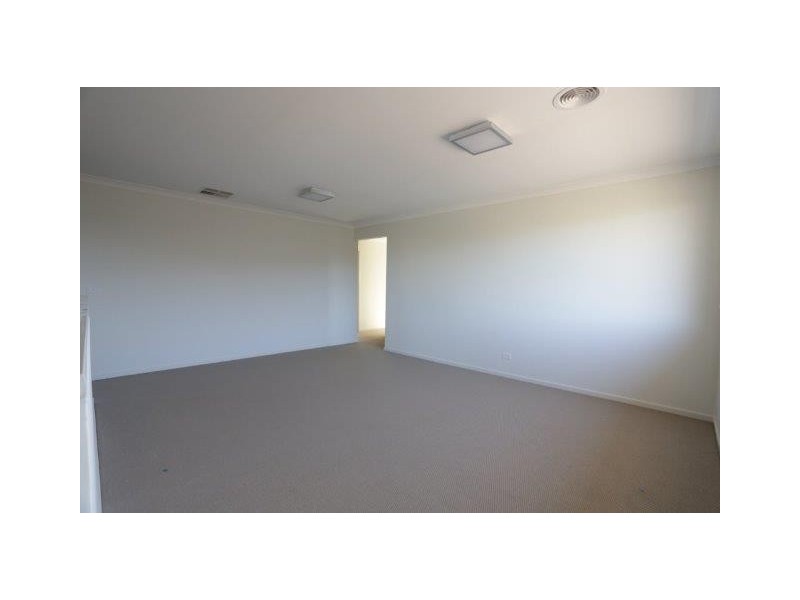 29 Stoneleigh Circuit, Williams Landing VIC 3027