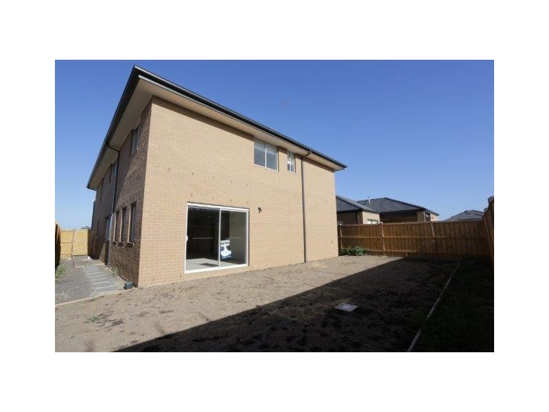 29 Stoneleigh Circuit, Williams Landing VIC 3027