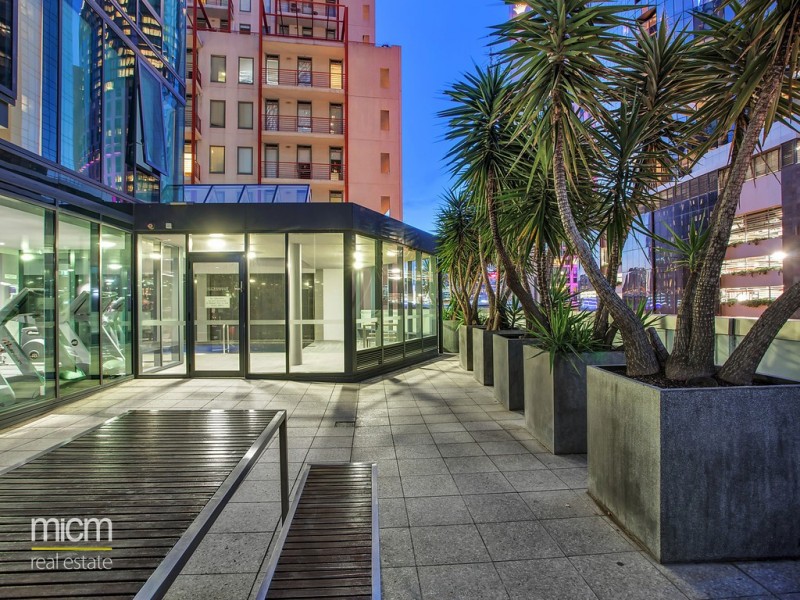 REF 062702/180 City Road, Southbank VIC 3006