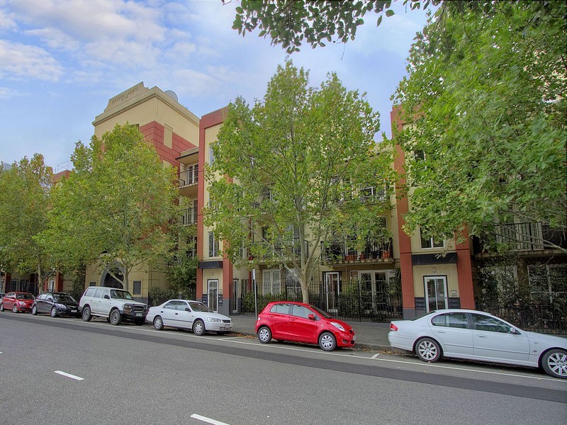 REF 06276/52 Leicester Street, Carlton VIC 3053