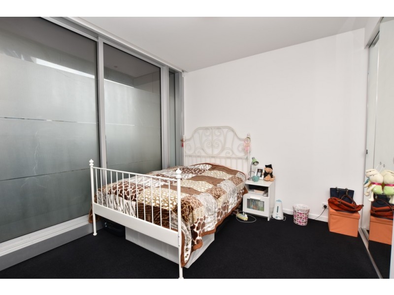 1004S/231 Harbour Esplanade, Docklands VIC 3008