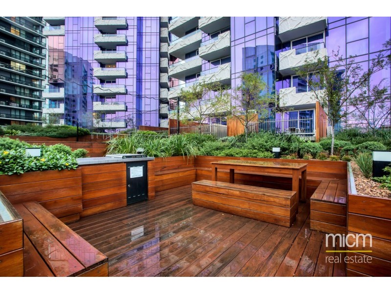 1004S/231 Harbour Esplanade, Docklands VIC 3008