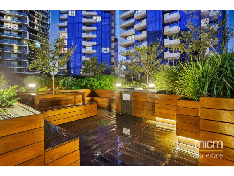 1004S/231 Harbour Esplanade, Docklands VIC 3008