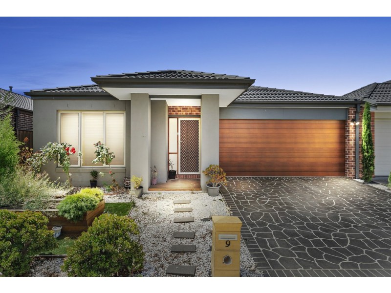 9 Victorking Drive, Point Cook VIC 3030