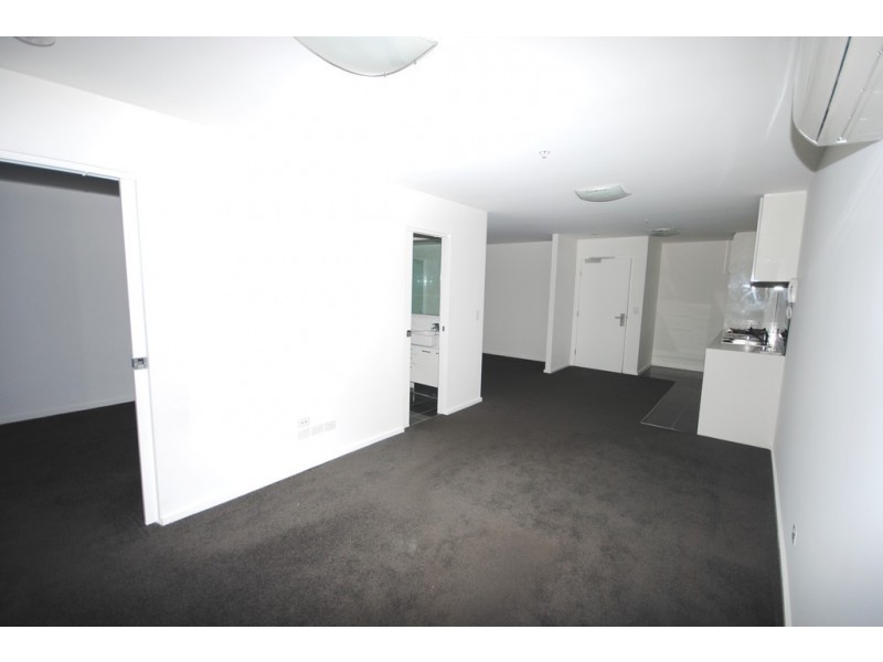 REF 070303/241 City Road, Southbank VIC 3006