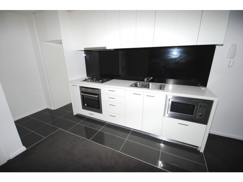 REF 070303/241 City Road, Southbank VIC 3006