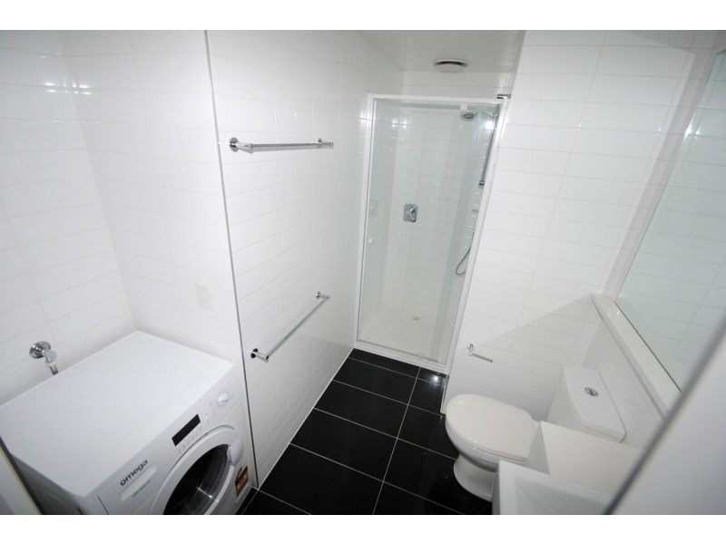 REF 070303/241 City Road, Southbank VIC 3006