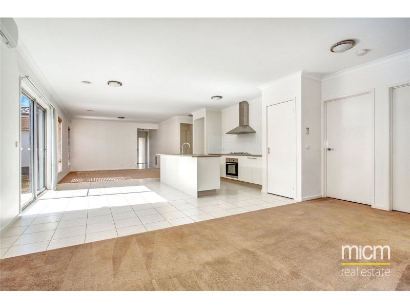 24 Casino Parade, Point Cook VIC 3030