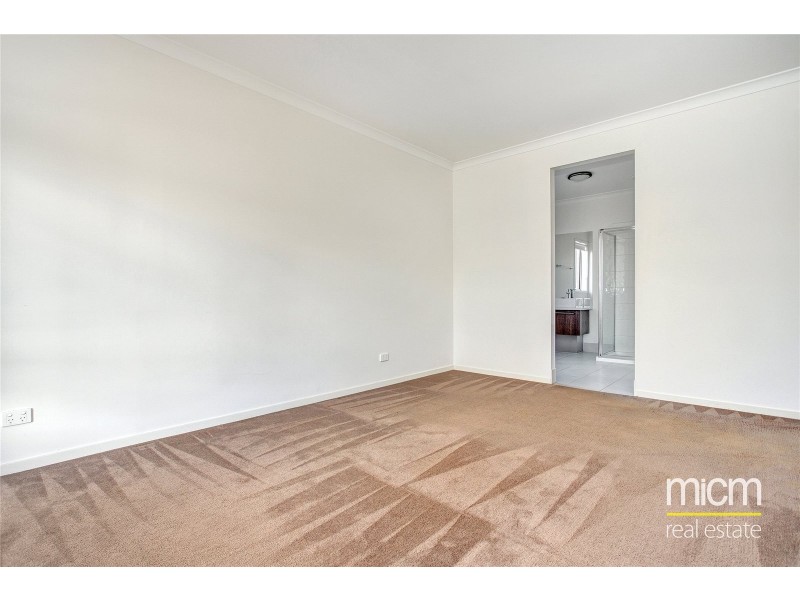 24 Casino Parade, Point Cook VIC 3030