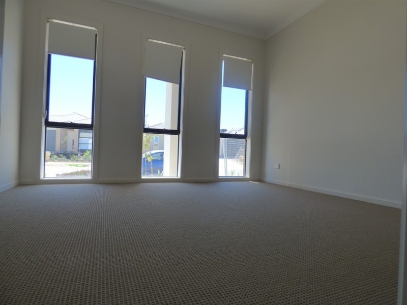 11 Saltmarsh Crescent, Point Cook VIC 3030