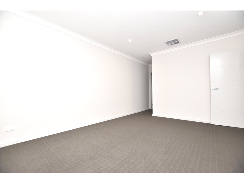 22 Gramercy Boulevard, Point Cook VIC 3030