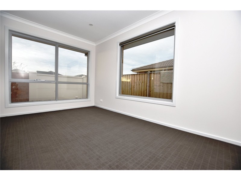 22 Gramercy Boulevard, Point Cook VIC 3030