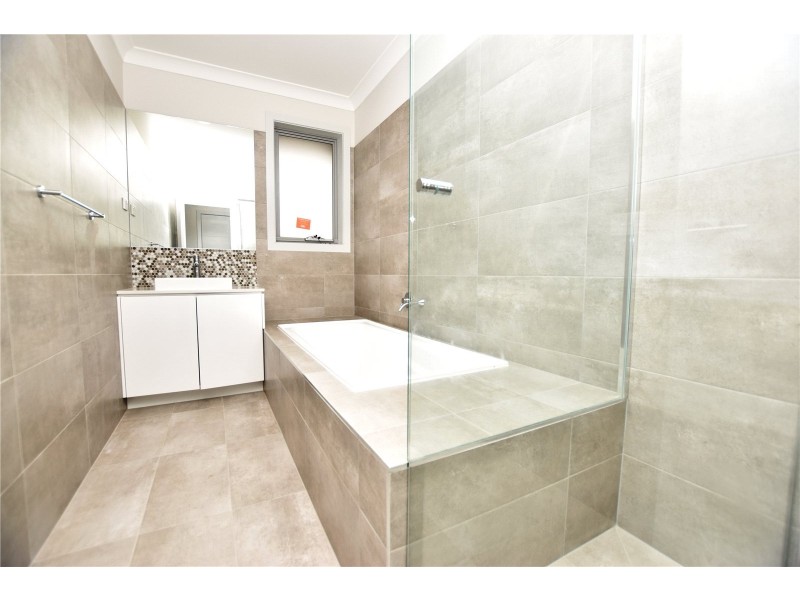 22 Gramercy Boulevard, Point Cook VIC 3030