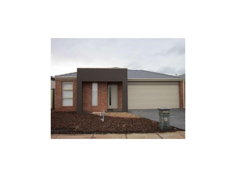 14 Tenerife Crescent, Point Cook VIC 3030