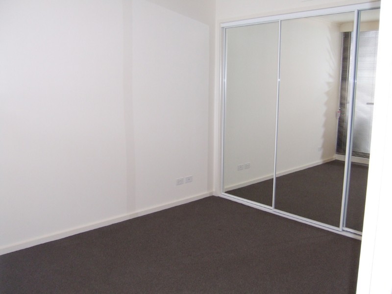 REF 071106/63 Whiteman Street, Southbank VIC 3006