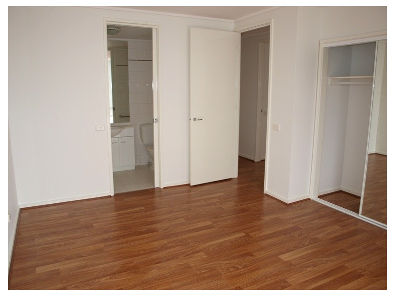 905/28 Bank Street, South Melbourne VIC 3205