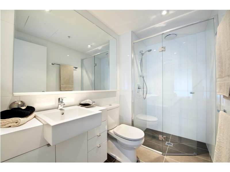 REF 071202/53 Batman Street, West Melbourne VIC 3003