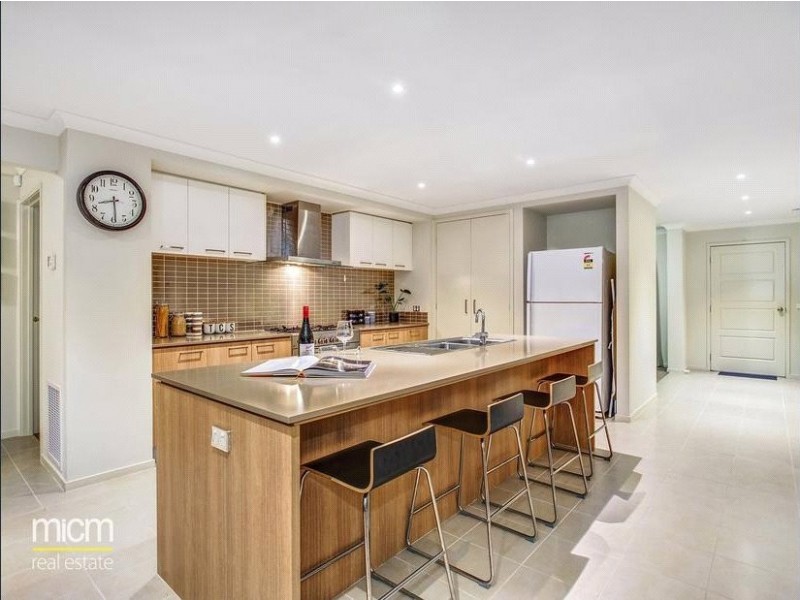 11 Holly Drive, Point Cook VIC 3030